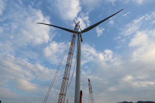 風力發電不簡單 象州三臺風機吊裝順利完工